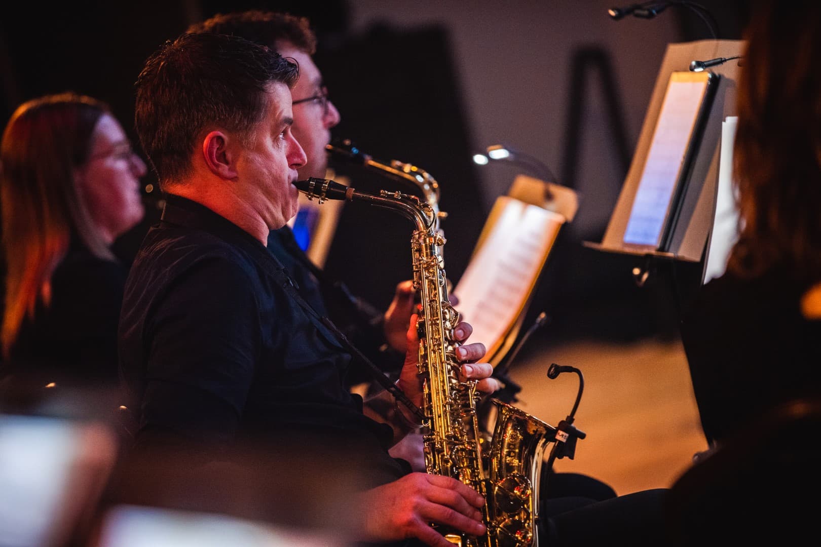 Into the Music — Podiumsfeer met live-orkest