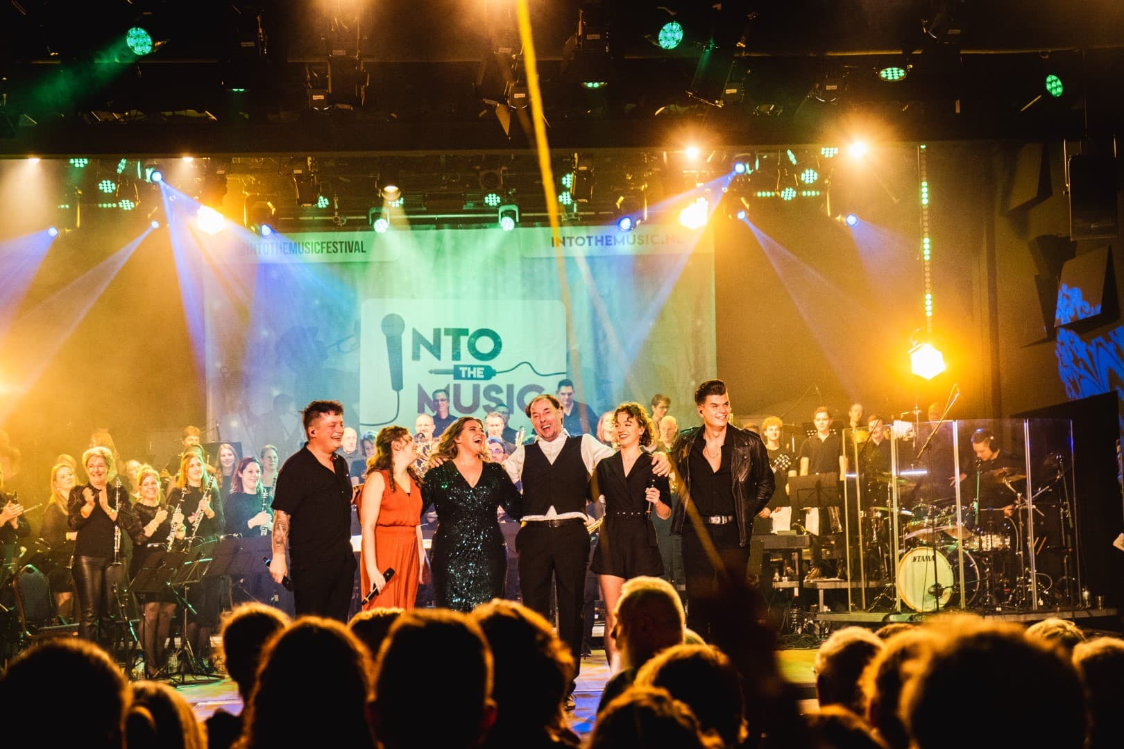 Into the Music — podiumsfeer